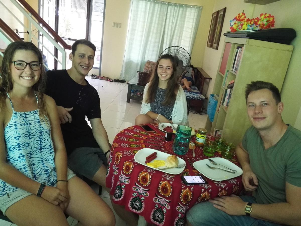 Happy To Mingle Airport Hostel Manila Paranaque City Zewnętrze zdjęcie